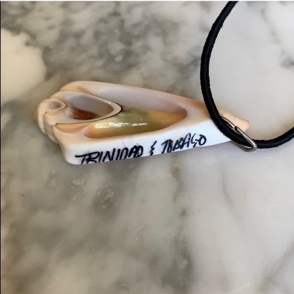 Shell necklace - Picture 2 of 4